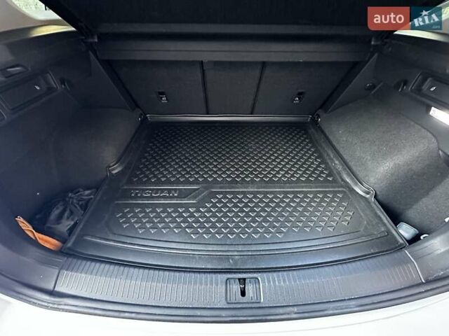 Белый Фольксваген Тигуан, объемом двигателя 1.98 л и пробегом 12 тыс. км за 39000 $, фото 22 на Automoto.ua