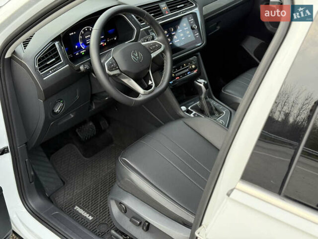 Белый Фольксваген Тигуан, объемом двигателя 1.98 л и пробегом 48 тыс. км за 26999 $, фото 16 на Automoto.ua