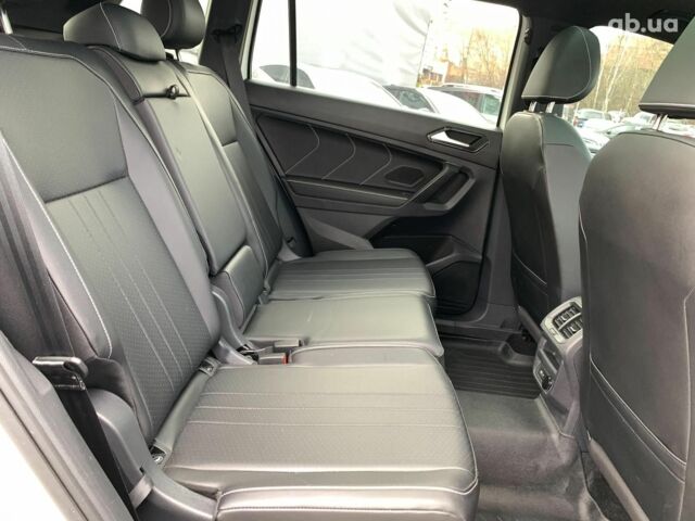 Белый Фольксваген Тигуан, объемом двигателя 2 л и пробегом 45 тыс. км за 28290 $, фото 30 на Automoto.ua