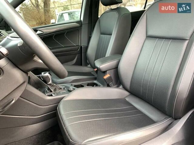 Белый Фольксваген Тигуан, объемом двигателя 2 л и пробегом 45 тыс. км за 28290 $, фото 27 на Automoto.ua