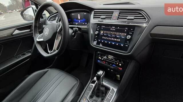 Білий Фольксваген Тігуан, об'ємом двигуна 2.01 л та пробігом 15 тис. км за 27700 $, фото 25 на Automoto.ua