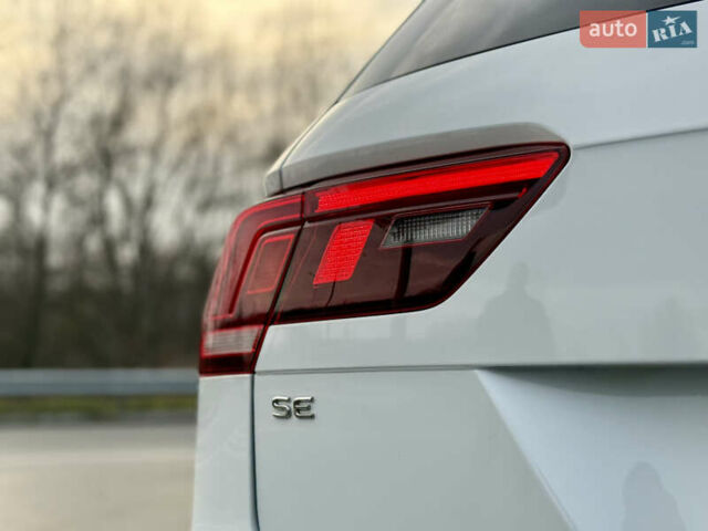 Белый Фольксваген Тигуан, объемом двигателя 1.98 л и пробегом 48 тыс. км за 26999 $, фото 12 на Automoto.ua