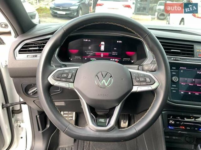 Белый Фольксваген Тигуан, объемом двигателя 2 л и пробегом 45 тыс. км за 28290 $, фото 34 на Automoto.ua