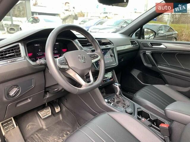 Белый Фольксваген Тигуан, объемом двигателя 2 л и пробегом 45 тыс. км за 28290 $, фото 25 на Automoto.ua