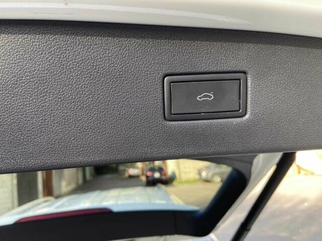 Белый Фольксваген Тигуан, объемом двигателя 2 л и пробегом 31 тыс. км за 16700 $, фото 13 на Automoto.ua