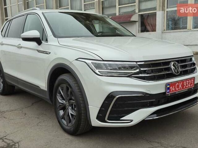 Білий Фольксваген Тігуан, об'ємом двигуна 2.01 л та пробігом 15 тис. км за 27700 $, фото 5 на Automoto.ua