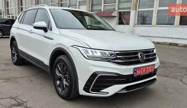 Білий Фольксваген Тігуан, об'ємом двигуна 2.01 л та пробігом 15 тис. км за 27700 $, фото 18 на Automoto.ua