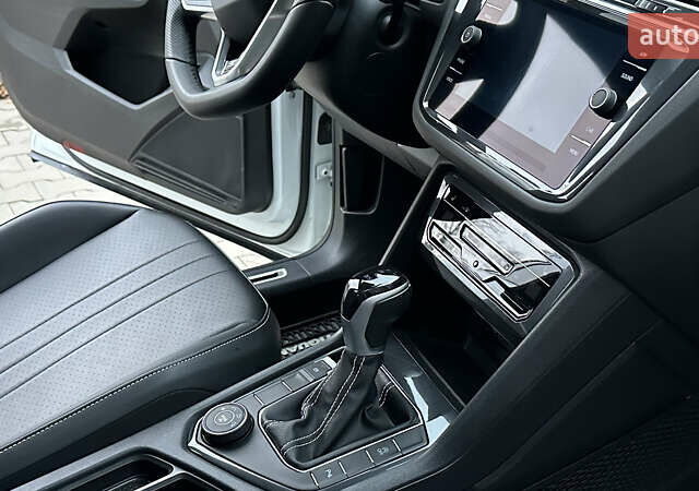 Білий Фольксваген Тігуан, об'ємом двигуна 1.98 л та пробігом 43 тис. км за 27800 $, фото 32 на Automoto.ua