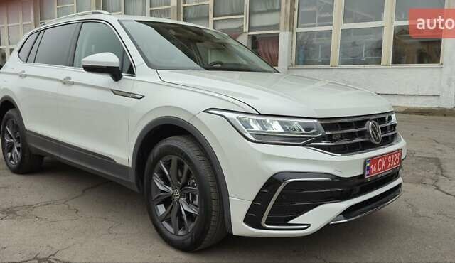 Білий Фольксваген Тігуан, об'ємом двигуна 2.01 л та пробігом 15 тис. км за 27700 $, фото 22 на Automoto.ua