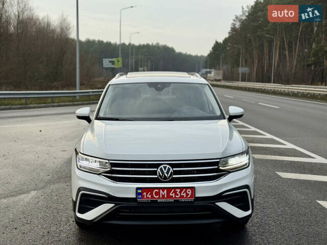 Белый Фольксваген Тигуан, объемом двигателя 1.98 л и пробегом 48 тыс. км за 26999 $, фото 2 на Automoto.ua