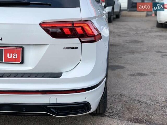 Белый Фольксваген Тигуан, объемом двигателя 2 л и пробегом 45 тыс. км за 28290 $, фото 11 на Automoto.ua