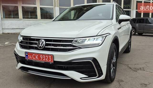 Білий Фольксваген Тігуан, об'ємом двигуна 2.01 л та пробігом 15 тис. км за 27700 $, фото 3 на Automoto.ua