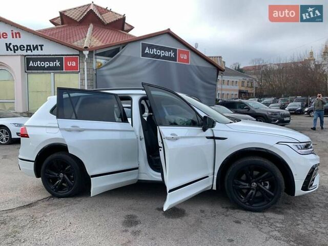 Белый Фольксваген Тигуан, объемом двигателя 2 л и пробегом 45 тыс. км за 28290 $, фото 14 на Automoto.ua