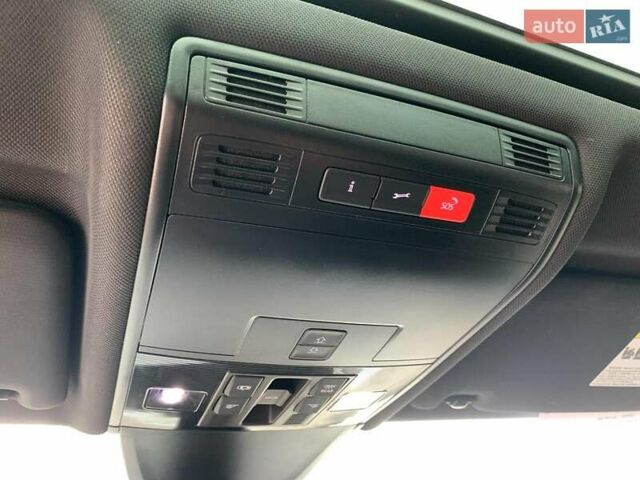 Белый Фольксваген Тигуан, объемом двигателя 2 л и пробегом 45 тыс. км за 28290 $, фото 38 на Automoto.ua