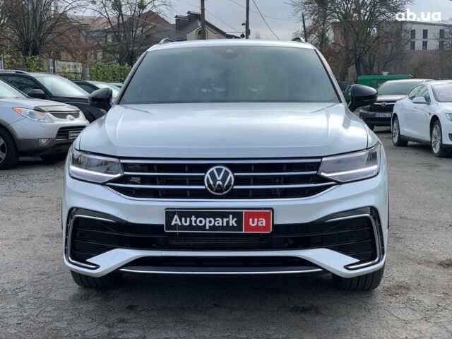 Белый Фольксваген Тигуан, объемом двигателя 2 л и пробегом 45 тыс. км за 28290 $, фото 1 на Automoto.ua