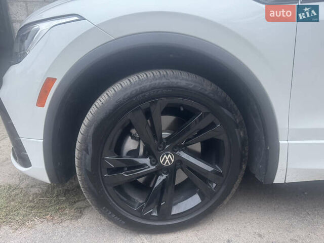 Белый Фольксваген Тигуан, объемом двигателя 1.98 л и пробегом 34 тыс. км за 35300 $, фото 3 на Automoto.ua