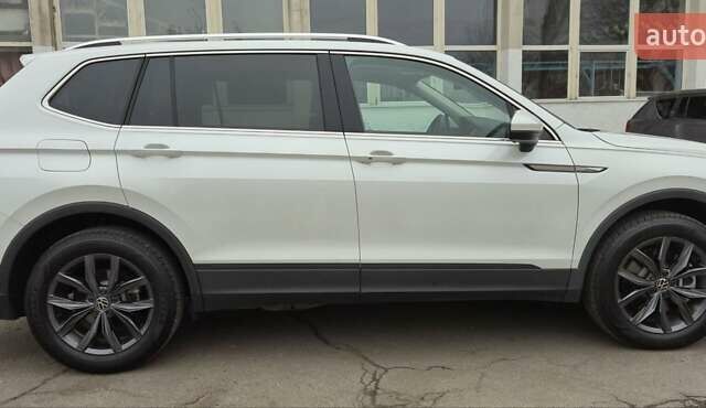 Білий Фольксваген Тігуан, об'ємом двигуна 2.01 л та пробігом 15 тис. км за 27700 $, фото 20 на Automoto.ua