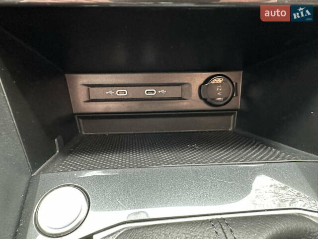 Белый Фольксваген Тигуан, объемом двигателя 1.98 л и пробегом 12 тыс. км за 39000 $, фото 21 на Automoto.ua