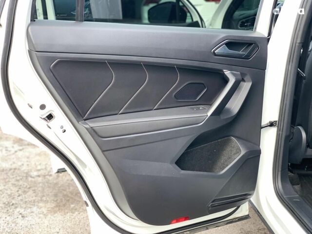 Белый Фольксваген Тигуан, объемом двигателя 2 л и пробегом 45 тыс. км за 28290 $, фото 20 на Automoto.ua