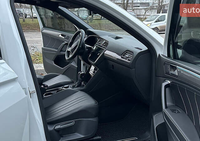 Білий Фольксваген Тігуан, об'ємом двигуна 1.98 л та пробігом 43 тис. км за 27800 $, фото 30 на Automoto.ua