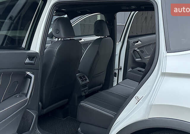 Білий Фольксваген Тігуан, об'ємом двигуна 1.98 л та пробігом 43 тис. км за 27800 $, фото 26 на Automoto.ua