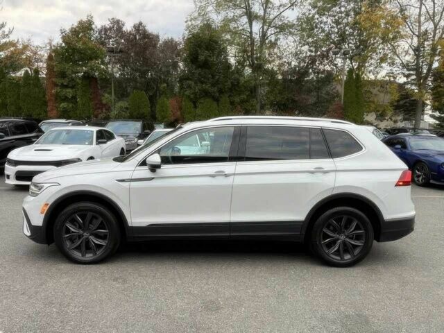 Білий Фольксваген Тігуан, об'ємом двигуна 2 л та пробігом 28 тис. км за 16400 $, фото 2 на Automoto.ua