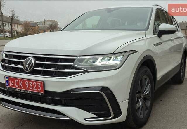 Білий Фольксваген Тігуан, об'ємом двигуна 2.01 л та пробігом 15 тис. км за 27700 $, фото 21 на Automoto.ua