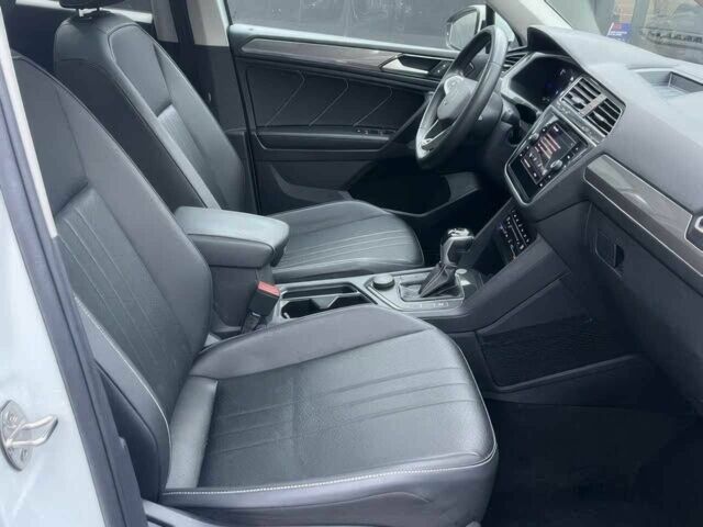 Білий Фольксваген Тігуан, об'ємом двигуна 2 л та пробігом 28 тис. км за 16400 $, фото 8 на Automoto.ua