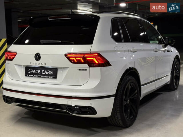 Белый Фольксваген Тигуан, объемом двигателя 2 л и пробегом 48 тыс. км за 42900 $, фото 16 на Automoto.ua