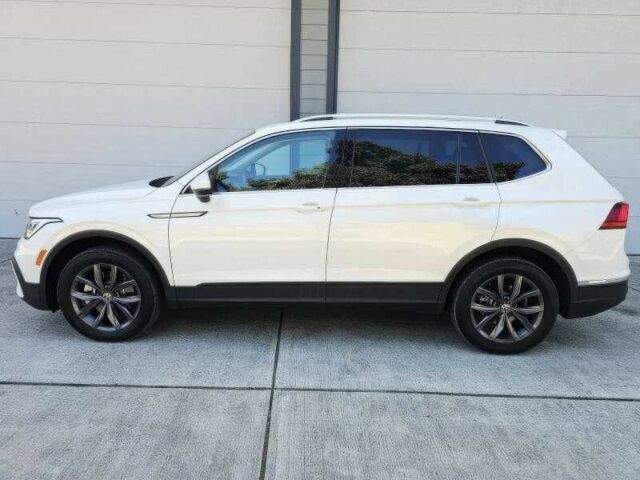 Белый Фольксваген Тигуан, объемом двигателя 2 л и пробегом 23 тыс. км за 12000 $, фото 3 на Automoto.ua