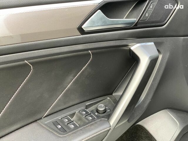 Белый Фольксваген Тигуан, объемом двигателя 2 л и пробегом 45 тыс. км за 28290 $, фото 22 на Automoto.ua