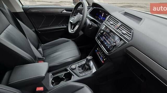 Білий Фольксваген Тігуан, об'ємом двигуна 2.01 л та пробігом 15 тис. км за 27700 $, фото 23 на Automoto.ua