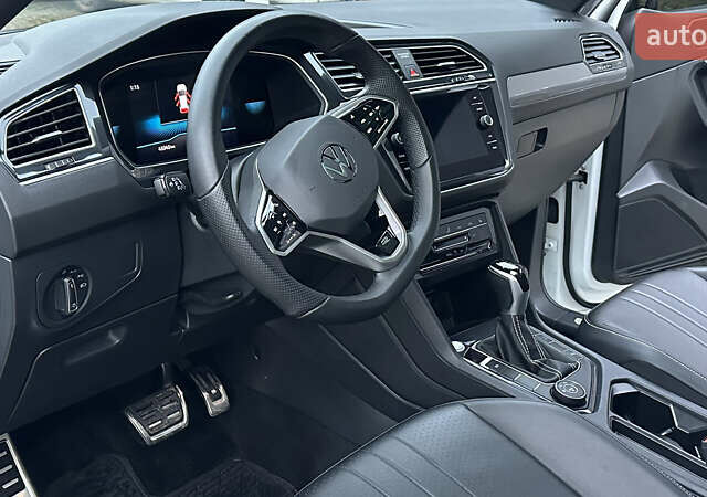 Білий Фольксваген Тігуан, об'ємом двигуна 1.98 л та пробігом 43 тис. км за 27800 $, фото 16 на Automoto.ua