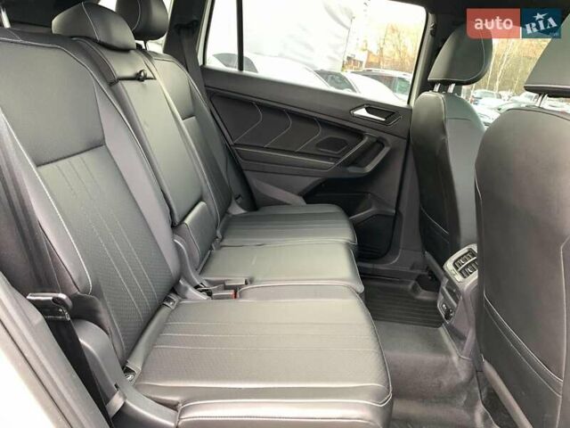 Белый Фольксваген Тигуан, объемом двигателя 2 л и пробегом 45 тыс. км за 28290 $, фото 30 на Automoto.ua