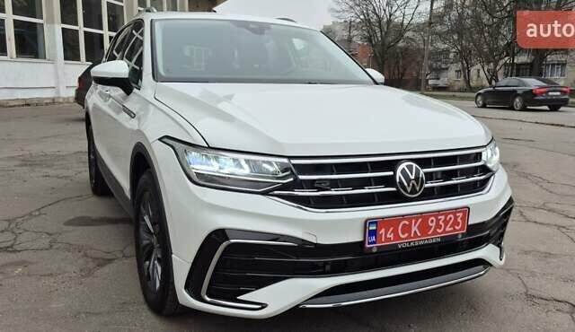 Білий Фольксваген Тігуан, об'ємом двигуна 2.01 л та пробігом 15 тис. км за 27700 $, фото 12 на Automoto.ua