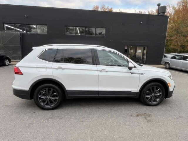 Білий Фольксваген Тігуан, об'ємом двигуна 2 л та пробігом 28 тис. км за 16400 $, фото 5 на Automoto.ua