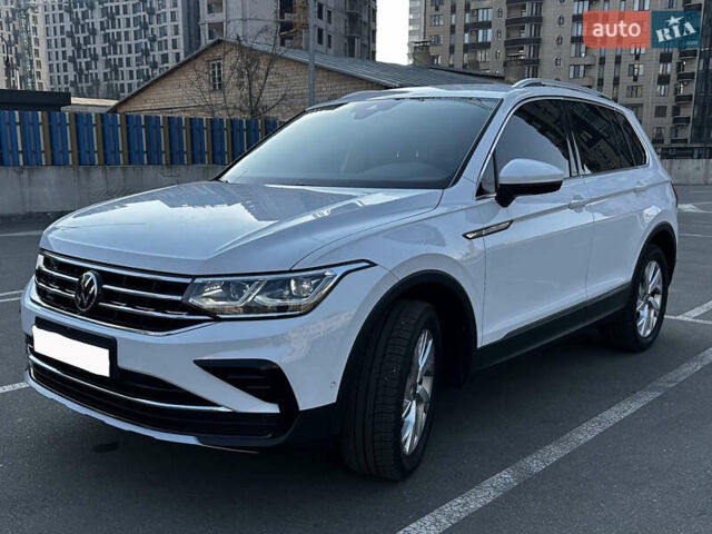 Белый Фольксваген Тигуан, объемом двигателя 1.98 л и пробегом 12 тыс. км за 39000 $, фото 1 на Automoto.ua