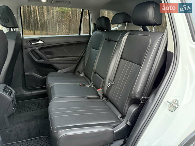 Белый Фольксваген Тигуан, объемом двигателя 1.98 л и пробегом 48 тыс. км за 26999 $, фото 40 на Automoto.ua