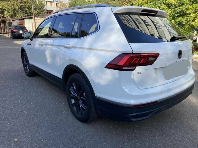 Белый Фольксваген Тигуан, объемом двигателя 2 л и пробегом 31 тыс. км за 16700 $, фото 4 на Automoto.ua