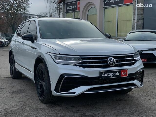 Белый Фольксваген Тигуан, объемом двигателя 2 л и пробегом 45 тыс. км за 28290 $, фото 2 на Automoto.ua