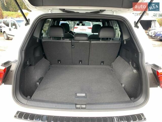 Белый Фольксваген Тигуан, объемом двигателя 2 л и пробегом 45 тыс. км за 28290 $, фото 33 на Automoto.ua