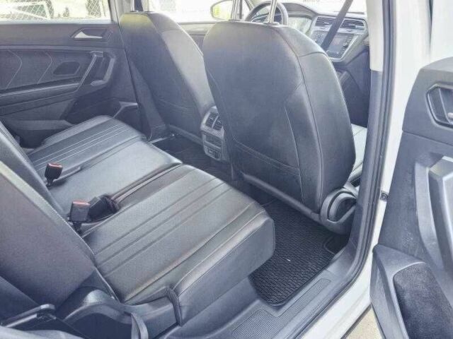 Белый Фольксваген Тигуан, объемом двигателя 2 л и пробегом 23 тыс. км за 12000 $, фото 11 на Automoto.ua