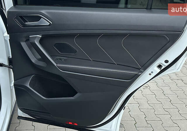 Білий Фольксваген Тігуан, об'ємом двигуна 1.98 л та пробігом 43 тис. км за 27800 $, фото 39 на Automoto.ua