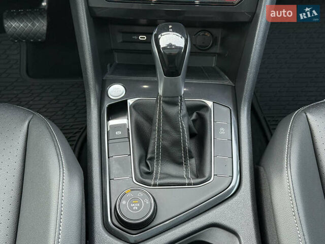 Белый Фольксваген Тигуан, объемом двигателя 1.98 л и пробегом 48 тыс. км за 26999 $, фото 20 на Automoto.ua