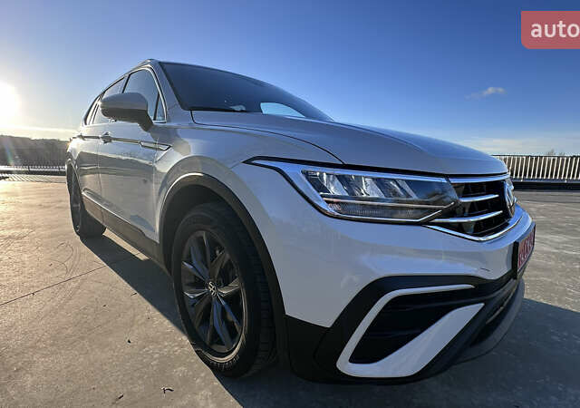 Белый Фольксваген Тигуан, объемом двигателя 1.98 л и пробегом 48 тыс. км за 25900 $, фото 23 на Automoto.ua