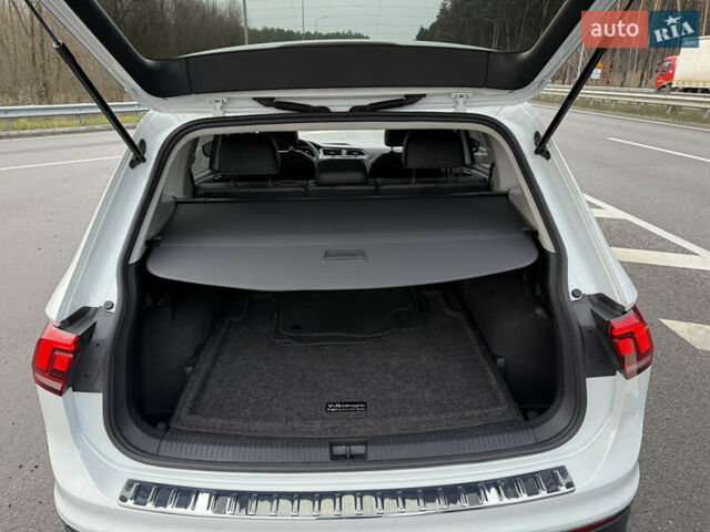 Белый Фольксваген Тигуан, объемом двигателя 1.98 л и пробегом 48 тыс. км за 26999 $, фото 42 на Automoto.ua