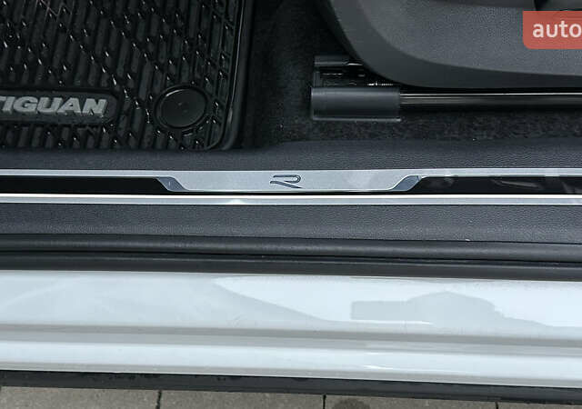 Білий Фольксваген Тігуан, об'ємом двигуна 1.98 л та пробігом 43 тис. км за 27800 $, фото 25 на Automoto.ua