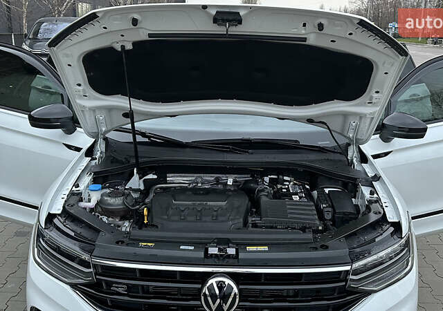 Білий Фольксваген Тігуан, об'ємом двигуна 1.98 л та пробігом 43 тис. км за 27800 $, фото 46 на Automoto.ua