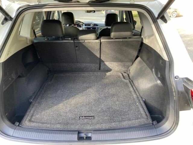 Белый Фольксваген Тигуан, объемом двигателя 2 л и пробегом 31 тыс. км за 16700 $, фото 12 на Automoto.ua