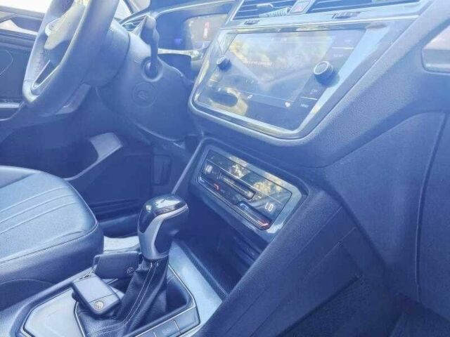 Белый Фольксваген Тигуан, объемом двигателя 2 л и пробегом 23 тыс. км за 12000 $, фото 12 на Automoto.ua